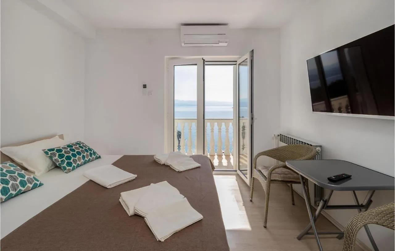 Holiday home 5 Bedroom Stunning Home In Ika