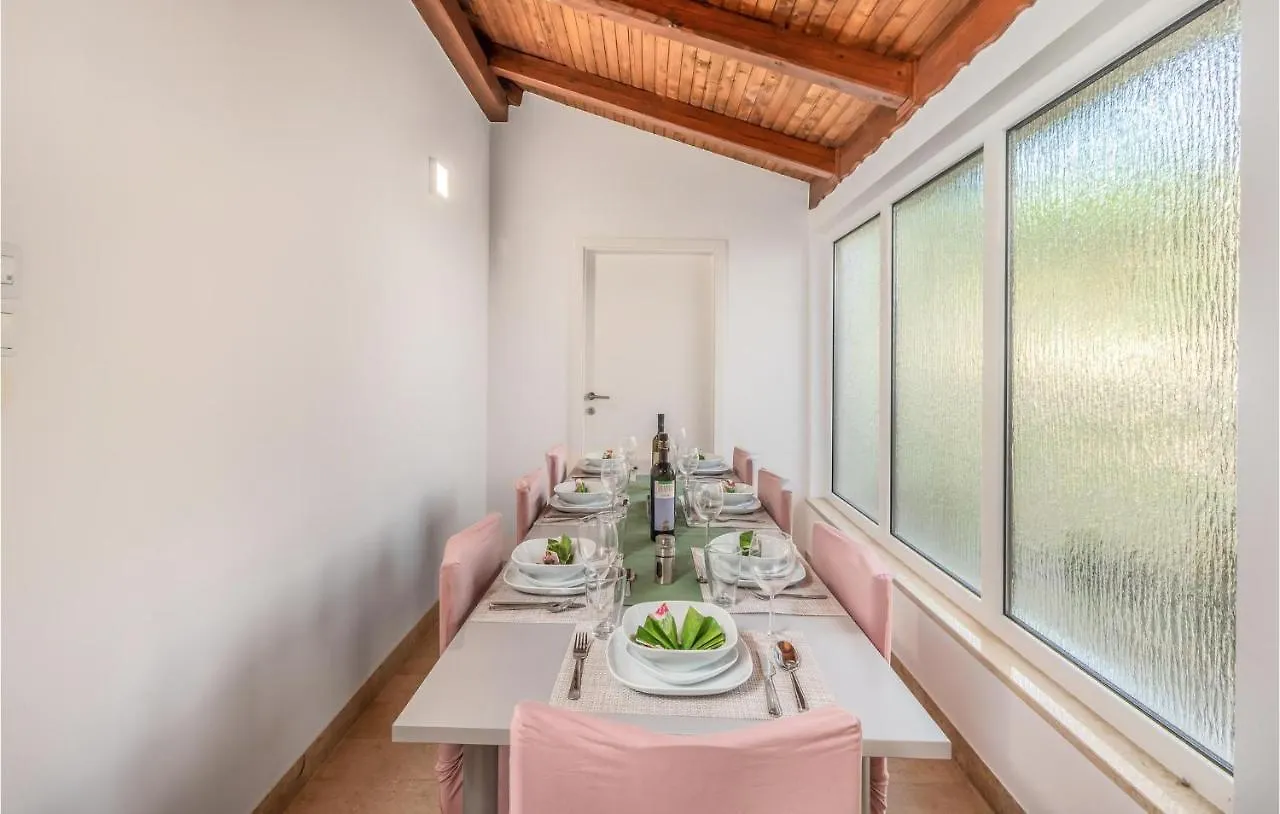 5 Bedroom Stunning Home In Ika Holiday home