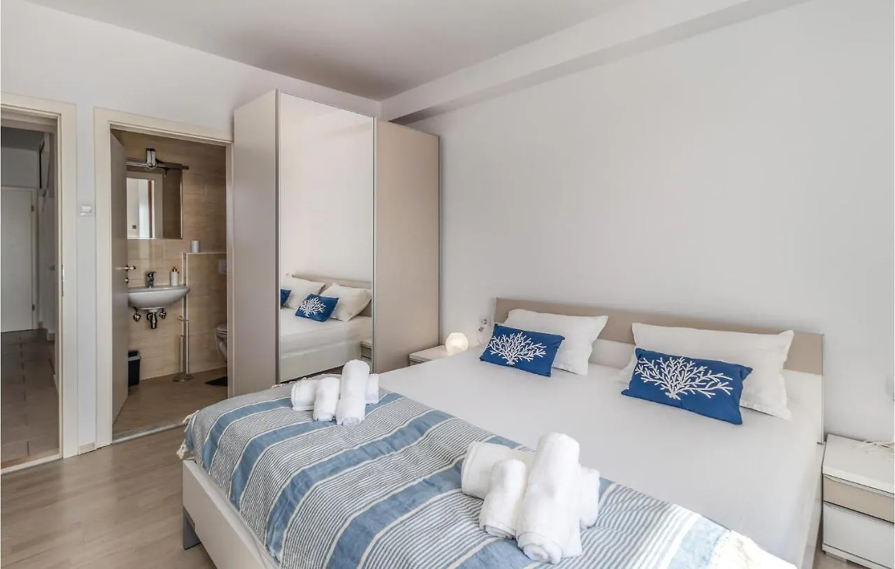Holiday home 5 Bedroom Stunning Home In Ika Croatia