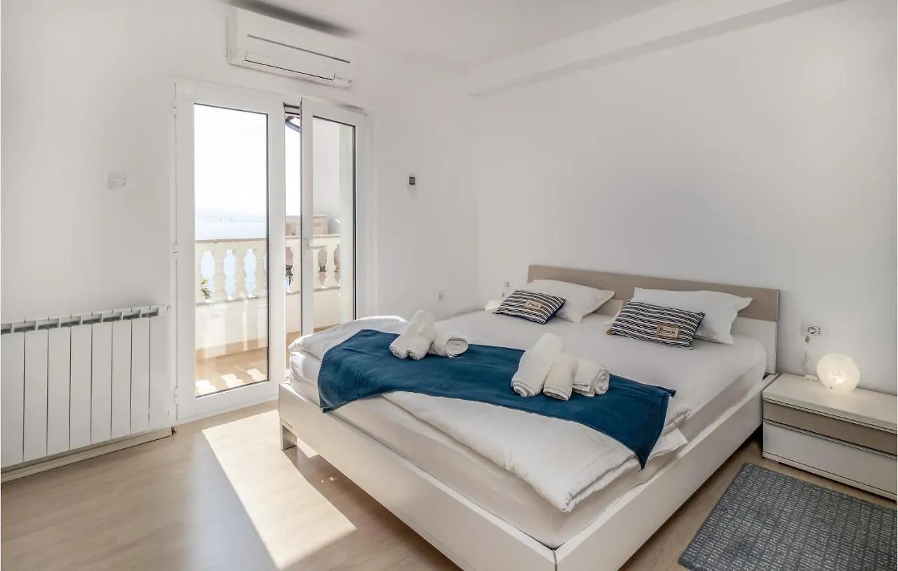 Holiday home 5 Bedroom Stunning Home In Ika Croatia